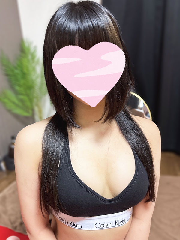 新人あまね